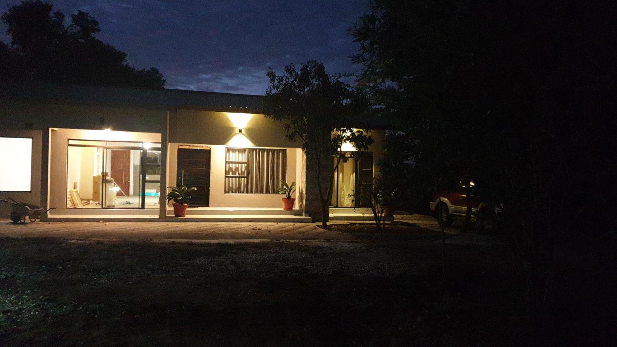 Villa Lombe, Off Great East Road, Silverest Silver Rest 外观 照片
